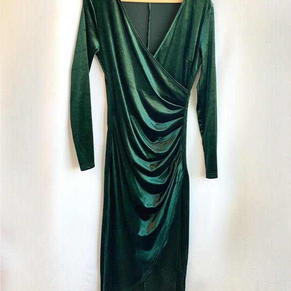 Green Velour Wrap Style Midi Dress Medium Ruched Long Sleeve Holiday Glam - Picture 2 of 6
